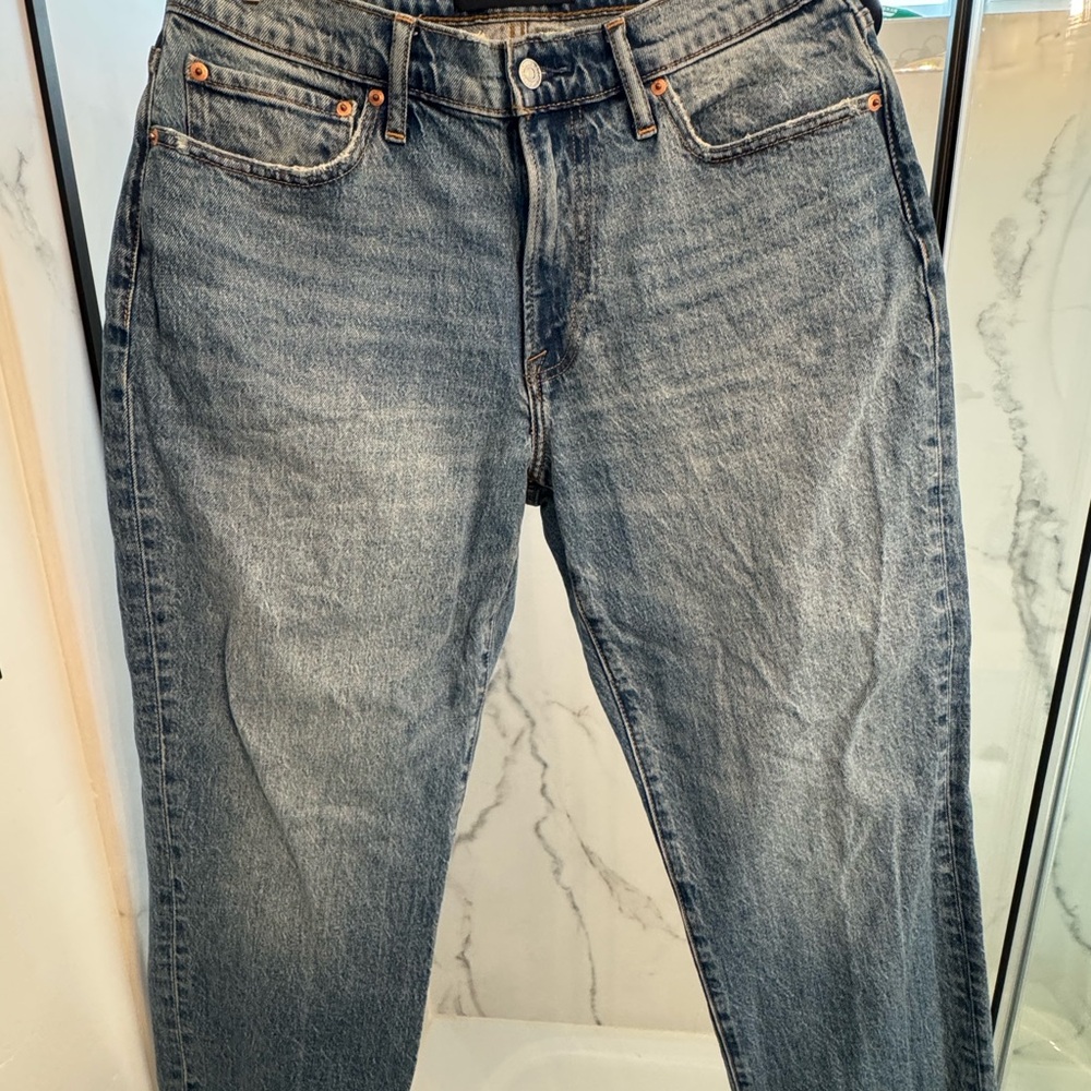 Abercrombie & Fitch Men's Washed Blue  Athletic Relaxed Jeans